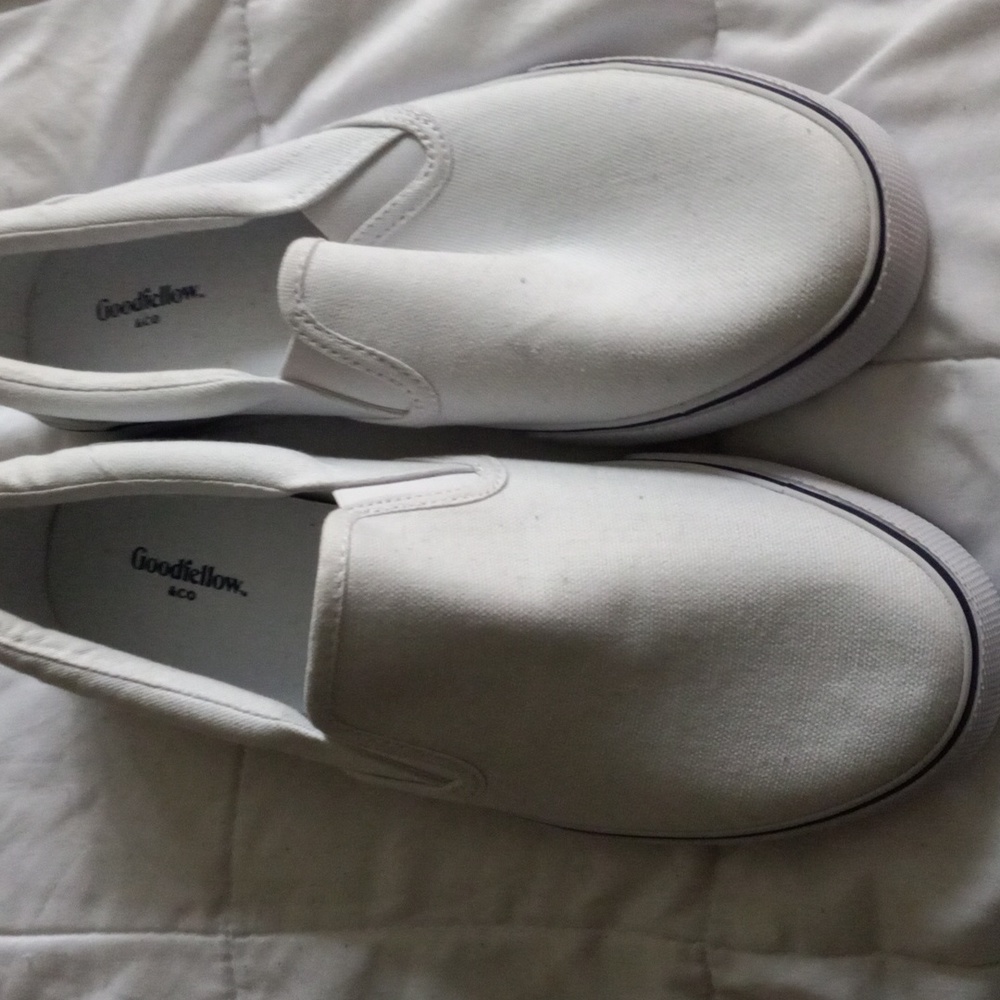 Men white and blue slide in sneakers never worn